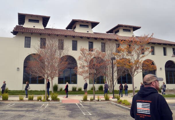 Coronavirus in den USA, Auftakt der Karwoche in Thousand Oaks, Kalifornien