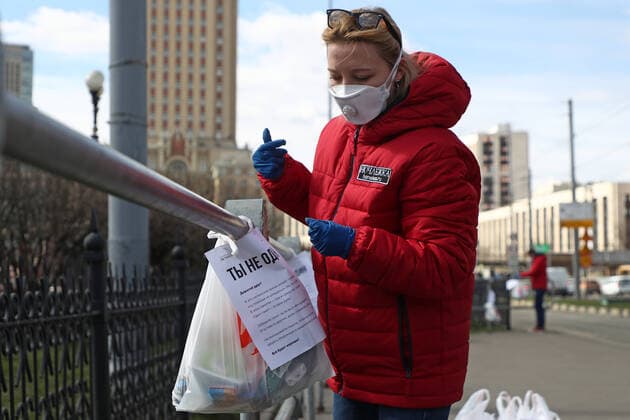 Coronavirus in Russland, Initiative verteilt Essen an Bedürftige in Moskau