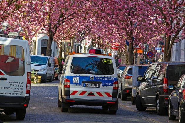 Coronavirus in NRW, Kontrollen unter Bonner Kirschblüte