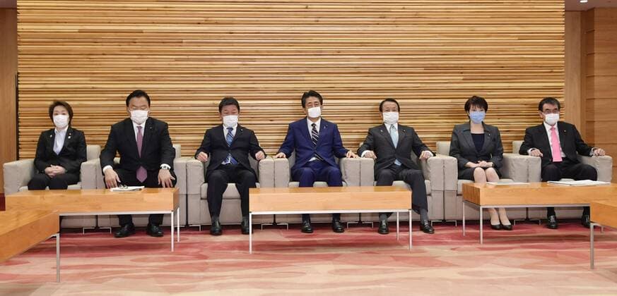 Coronavirus in Japan, Sitzung mit Shinzo Abe in Tokio