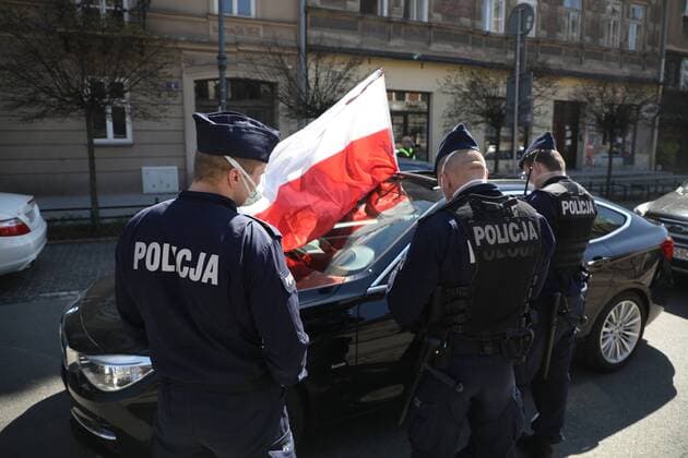 Coronavirus in Polen, Demo in PKW s in Krakau