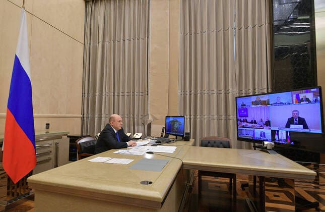 Coronavirus in Russland, Michail Mischustin spricht per Videokonferenz mit Abgeordneten in Moskau
