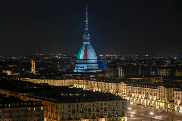 Coronavirus in Italien, Bauwerke in Turin illuminiert
