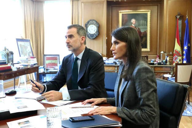 Coronavirus in Spanien, Felipe und Letizia bei Videokonferenz mit dem WHO