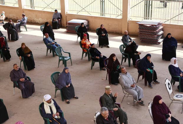 Coronavirus in Ägypten, Senioren halten Abstand in Kairo