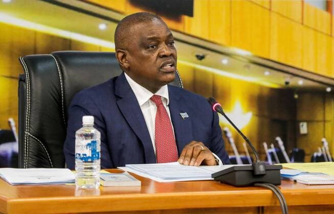 Coronavirus in Afrika, Masisi erklärt Ausnahmezustand für Botsuana