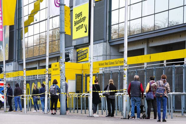 Coronavirus, Behandlungszentrum im Signal Iduna Park in Dortmund