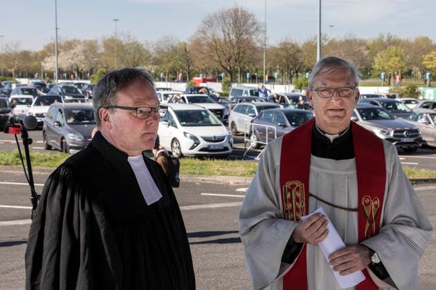 Coronavirus, Gottesdienst im Autokino in Düsseldorf