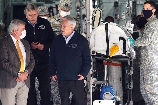 Coronavirus in Chile, Präsident Pinera besucht Streitkräfte in Santiago