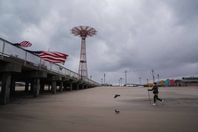 Coronavirus in den USA, Gespentische Leere auf Coney Island