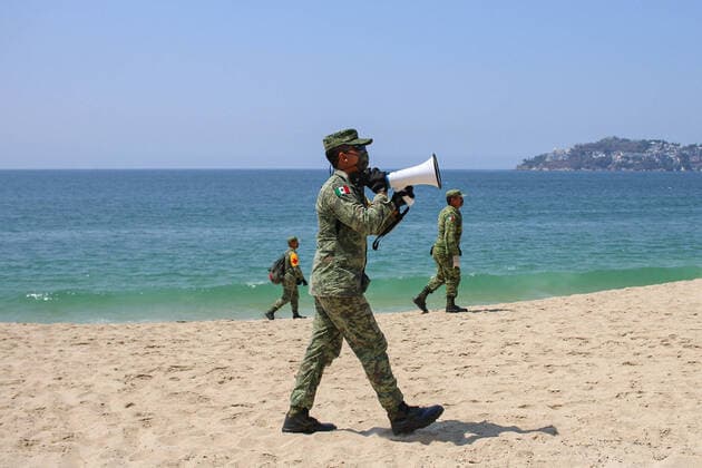 Coronavirus in Mexiko, Militär kontrolliert Strand in Acapulco
