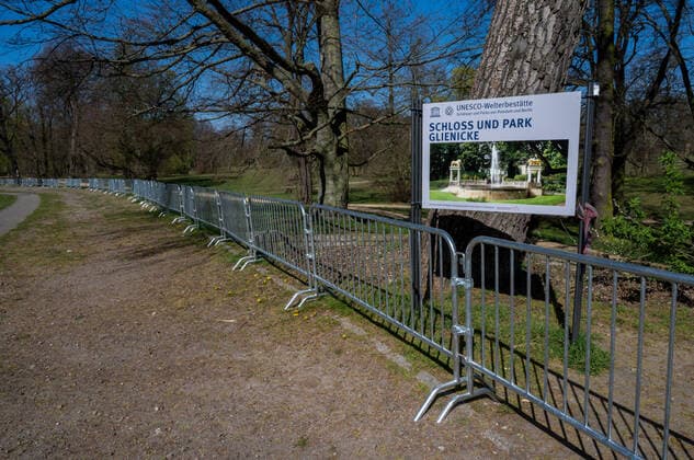 Coronavirus in Berlin, Glienicker Park eingezäunt