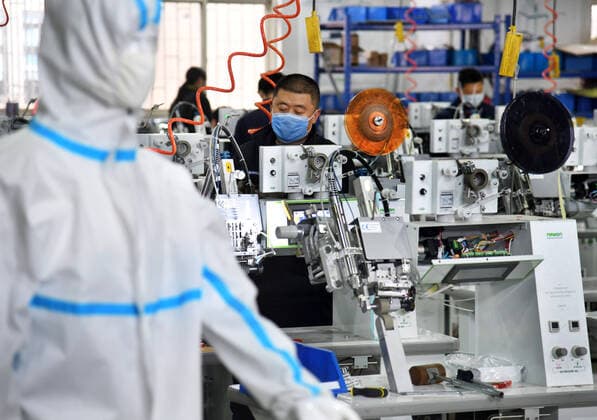 Coronavirus in China, Herstellung von Schutzbekleidung in Qingdao