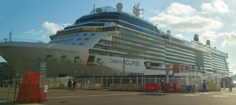 Coronavirus in den USA, Kreuzfahrtschiff Celebrity Eclipse im Hafen von San Diego