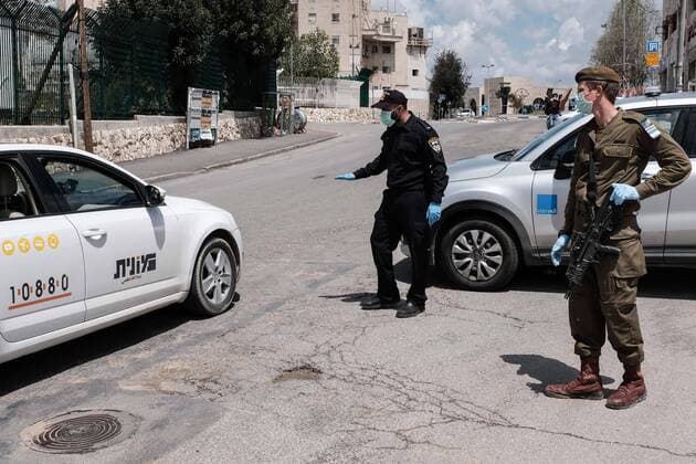 Coronavirus in Israel, Polizei kontrolliert im Viertel Givat Mordechai, Jerusalem
