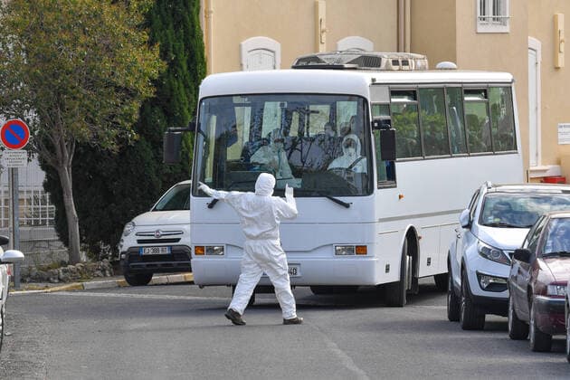 Coronavirus in Frankreich, Besatzung des Flugzeugträgers Charles de Gaulle geht in Quarantäne