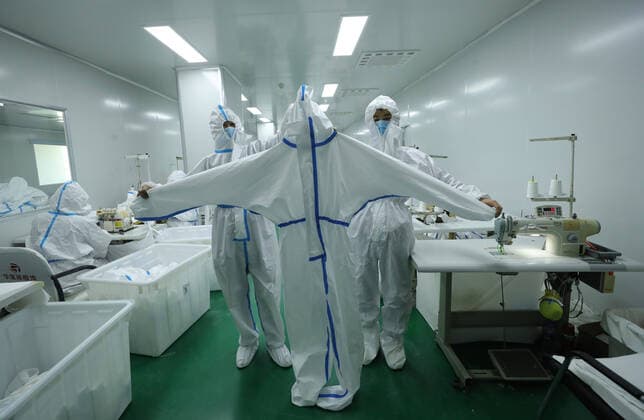 Coronavirus in China, Produktion von Schutzanzügen in Shenyang