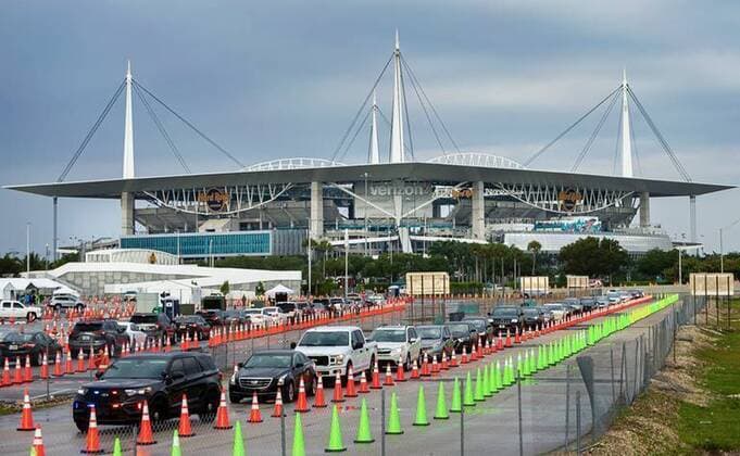 Coronavirus in den USA, Massentests am Hard Rock Stadium in Miami