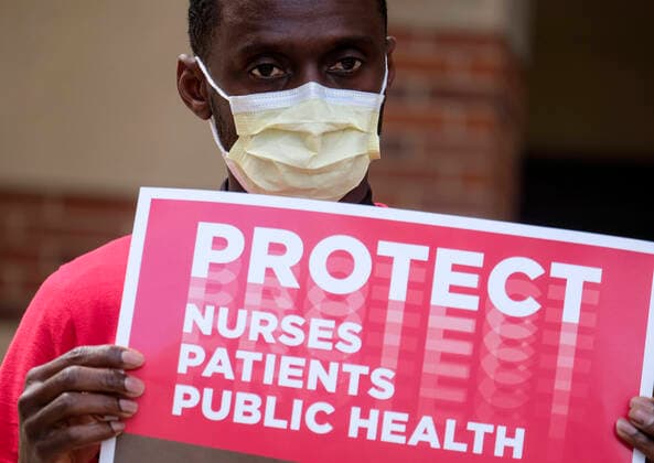 Coronavirus in den USA, Medizinpersonal protestiert gegen Mangel an Schutzkleidung in Los Angeles