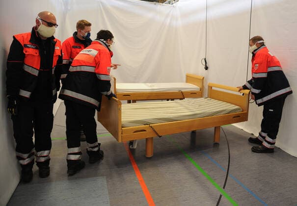 Coronavirus im Saarland, Sporthallen-Umbau in den Fliesen Saarlouis wegen Corona-Krise