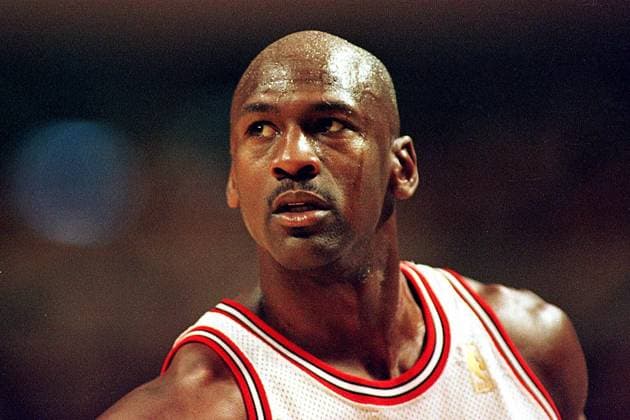 Bulls-Guard Michael Jordan nachdenklich Basketball Herren NBA, Saison 1996 97: Chicago Bulls Porträt United Center Chicago Nachdenklichkeit,