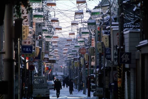 Einkaufsstraße in Nagano City OS Winter Olympische Winterspiele, Spiele, Olympia, Olympiade, Olympiastadt, Totale Nagano
