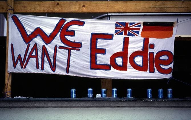 Transparent We Want Eddie!, gemeint ist Michael Eddie The Eagle Edwards aus Großbritannien Skispringen Herren Skisprung, Ski Nordisch, Nordischer Skisport: Vierschanzen-Tournee, Vierschanzentournee Totale Oberstdorf Begeisterung,