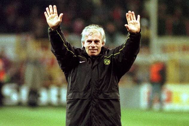 BVB-Trainer Nevio Scala jubelt nach Spielende Fußball EC 1 Herren Champions League, Saison 1997 1998, Viertelfinale, BVB Borussia Dortmund - Bayern München 1:0 n.V. Einzelbild Westfalenstadion Dortmund Glück, Freude, Begeisterung,