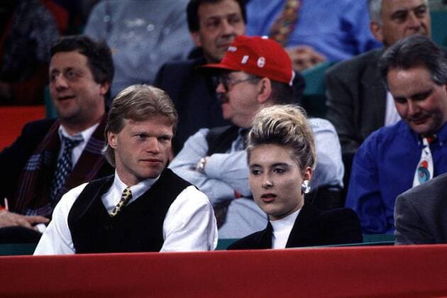 Torwart Oliver Kahn mit Freundin Simone beim Tennis Compaq Grand Slam Cup Fußball 1. BL Herren Saison 1995 1996: FC Bayern München Gruppe Olympiahalle München