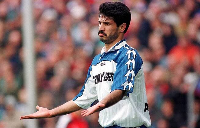 Ali Daei mit verzweifelter Geste Fußball 1. BL Herren Saison 1997 1998: Arminia Bielefeld Einzelbild Alm Bielefeld Verzweiflung,