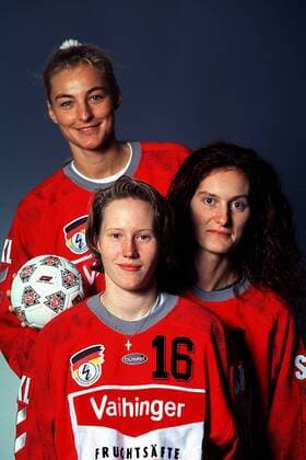 Die Torfrauen Sandra Polchow, Michaela Schanze und Christine Lindemann (von vorn) Handball Damen Frauen, 1997, Länderspiel, Nationalmannschaft: Deutschland Gruppe Harmonie,