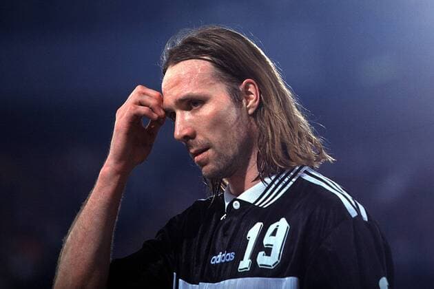 Staffan Olsson nachdenklich Handball 1. BL Herren Saison 1997 1998: THW Kiel Einzelbild Ostseehalle Kiel Nachdenklichkeit,
