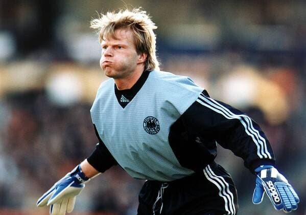 Torwart Oliver Kahn angespannt Fußball Länderspiel Herren Nationalmannschaft 1998: BR Deutschland Einzelbild Müngersdorfer Stadion Köln Abwehr, Spannung, Konzentration,