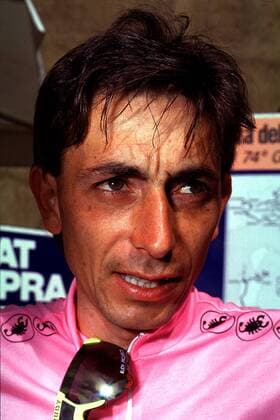 Franco Chioccioli (Italien) im rosa Trikot Radsport Herren 1991, Straßenradsport, Profi, Profis, Straße, Radrennen, Radrennsport, Straßenrennen Porträt Nachdenklichkeit,