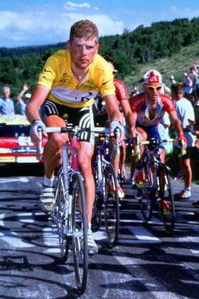 Jan Ullrich (Deutschland) vom Team Deutsche Telekom im gelben Trikot als Spitzenreiter der Gesamtwertung Radsport Herren Rad, Radrennen, Radrennsport, Straße, Straßenrennen, Straßenradsport, Profi, Profis, Profirennen Einzelbild Dynamik,