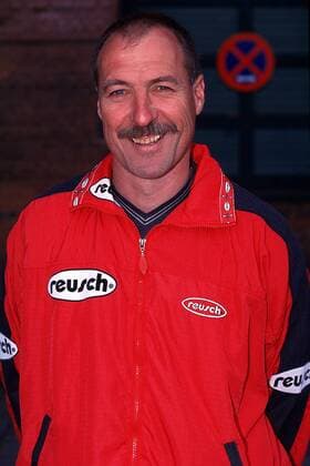 Trainer Gerhard Kleppinger (St.Pauli) im Porträt Fußball 2. BL Herren Saison 1998 1999: Porträttermin, Vorstellung, Präsentation, Kader FC St. Pauli Porträt Hamburg