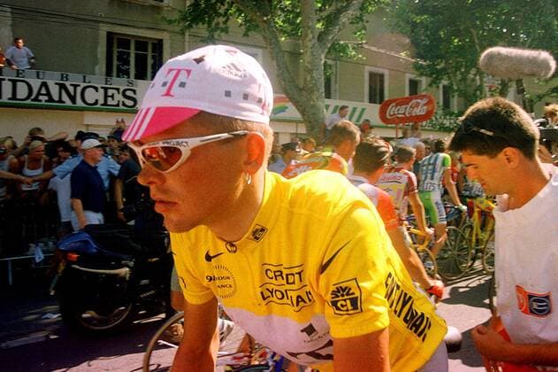 Jan Ullrich (Team Deutsche Telekom) in Gelb Radsport Herren Tour de France 1998, Straßenradsport, Radrennsport, Radrennen, Straßenradrennsport, Straße, Rad Einzelbild