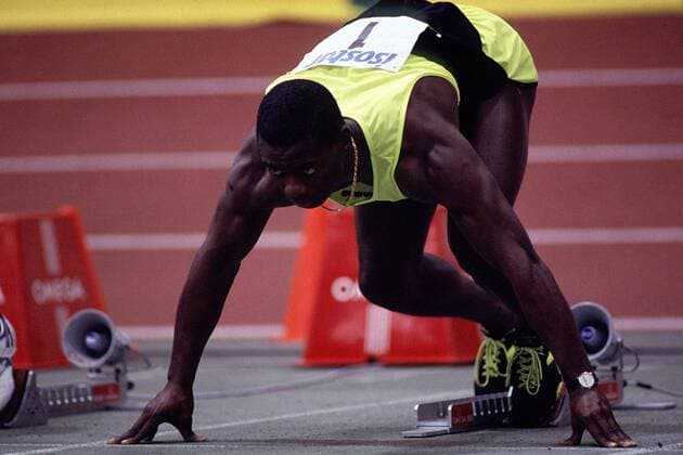 Sprinter Ben Johnson (Kanada) kommt aus dem Startblock Leichtathletik Herren Leichtathletikmeeting 1991, Meeting, Sportfest, Sportmeeting, Sprint, 100m-Lauf, Kurzstrecke, 100 m Einzelbild Dynamik, Konzentration,