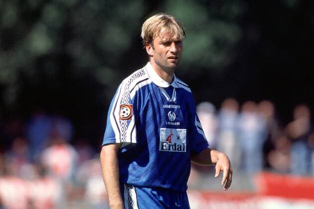 Jürgen Klopp (Mainz 05) Fußball 2. BL Herren Saison 1998 1999, FSV Mainz 05 Einzelbild Lohrheide-Stadion Wattenscheid Konzentration, Nachdenklichkeit,