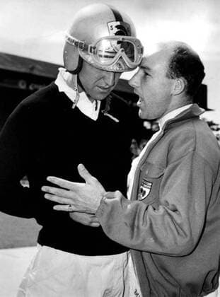 Stirling Moss (re.) im Gespräch mit Wolfgang Graf Berghe von Trips Motorsport Grand Prix Herren Formel 1, 1961, Automobilrennsport, Autorennen, Historie, Silberpfeile, Silberpfeil Gruppe Kameradschaft,