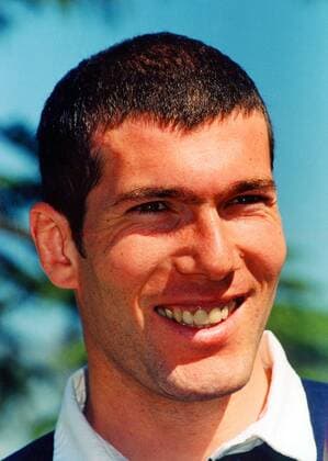 Nationalspieler Zinedine Zidane im Porträt Fußball WM Herren Weltmeisterschaft 1998, Nationalmannschaft, Nationalteam, Frankreich, Juventus Turin, Juve Porträt Italien  