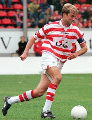 Jürgen Klopp (Mainz) am Ball Fußball 2. BL Herren Saison 1998 1999, FSV Mainz 05 Einzelbild Bruchwegstadion Mainz Dynamik,