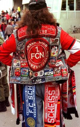 Nürnberger Fußballfan Fußball 1. BL Herren Saison 1998 1999, 1.FC Nürnberg Einzelbild Waldstadion Frankfurt M. Begeisterung,
