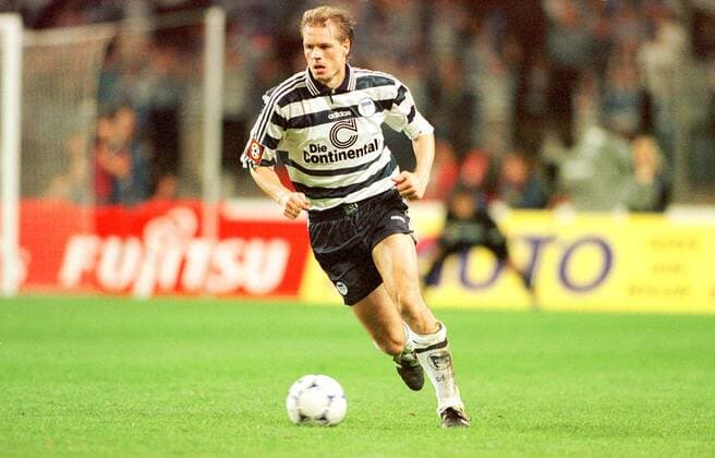 Kapitän Kjetil Rekdal am Ball Fußball 1. BL Herren Saison 1998 1999: Hertha BSC Berlin Einzelbild Olympiastadion Berlin Dynamik,