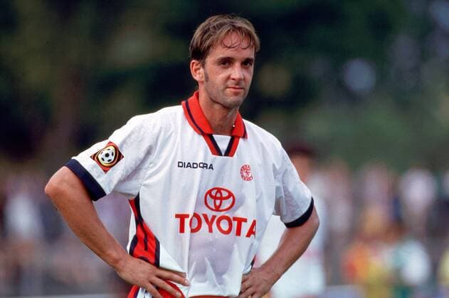 Nico Niedziella (Fortuna) Fußball 2. BL Herren Saison 1998 1999, Fortuna Köln Einzelbild Mommsenstadion Berlin Erschöpfung,