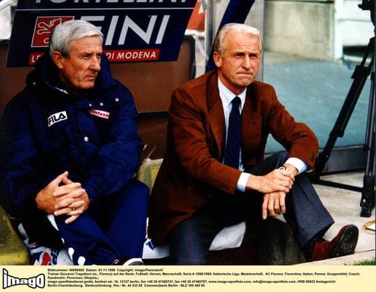 Trainer Giovanni Trapattoni (re., Florenz) auf der Bank Fußball Herren Seria A 1998 1999, Italienische Liga, Meisterschaft, AC Florenz, Fiorentina Gruppe Parma Skepsis,  