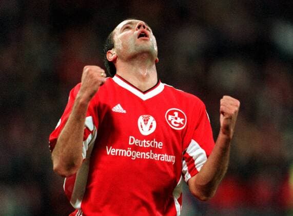 Uwe Rösler (1.FCK) ärgert sich über die vergebene Chance Fußball EC 1 Herren Champions League 1998 1999, Viertelfinale, 1. FC Kaiserslautern, Lautern Einzelbild Olympiastadion München Wut,