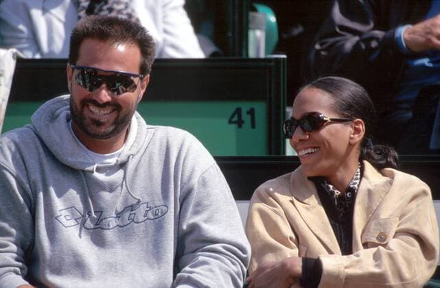 Barbara Becker mit dem Trainer ihres Mannes, Mike de Palmer Tennis Herren German Open 1996, ATP-Tour, Turnier, Sand, Sandplatz, Sandplatzturnier Gruppe Rothenbaum Hamburg Freude, Kameradschaft,