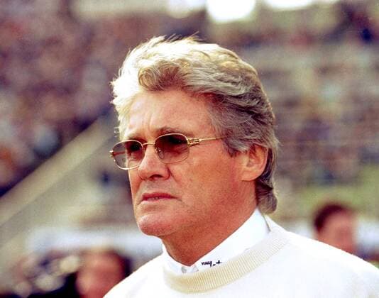 Trainer Friedel Rausch (FCN) nachdenklich Fußball 1. BL Herren Saison 1998 1999: 1. FC Nürnberg Porträt Olympiastadion München Nachdenklichkeit, Skepsis,