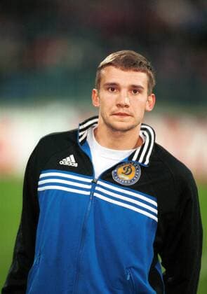 Andrej Schewtschenko (Kiew) im Porträt Fußball EC 1 Herren Champions League 1998 1999, Halbfinale, Rückspiel, FC Bayern München - Dynamo Kiew 1:0 Porträt Olympiastadion München Nachdenklichkeit, Spannung, Skepsis,